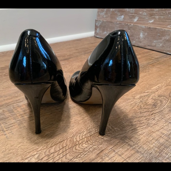 Heels - Picture 3 of 4